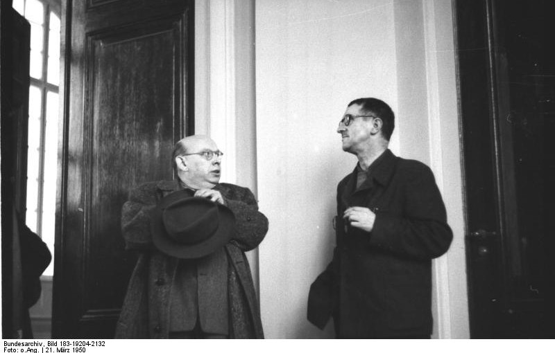 Om Brecht, avatarer, partilinjen, mm